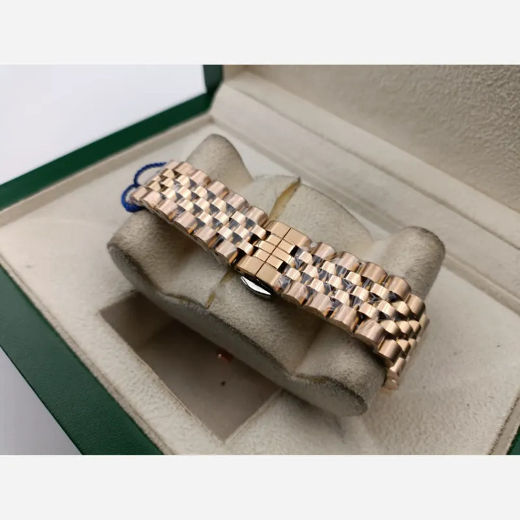 ساعت مچی عقربه ای زنانه بلیزر کرنوگراف رزگلد صفحه قهوه ای کافی تقویم دار